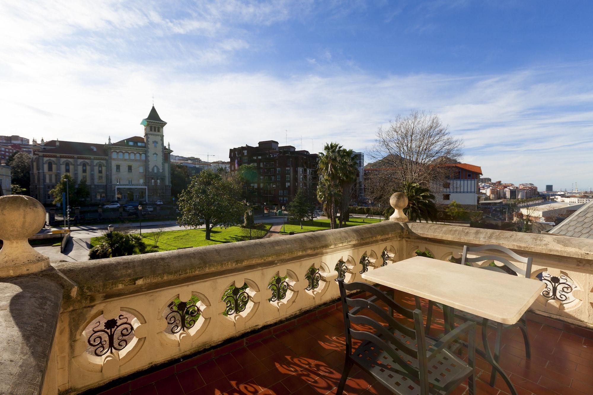 Hotel Urh Palacio De Oriol Santurtzi Exterior photo